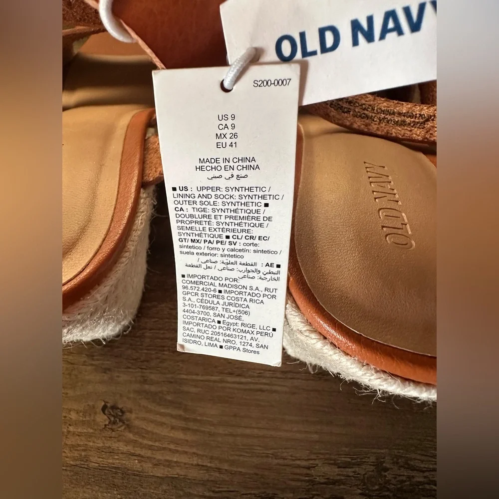 Women’s Old Navy Cognac Wedge Sandals with Ankle Strap. NWT, Size 9.